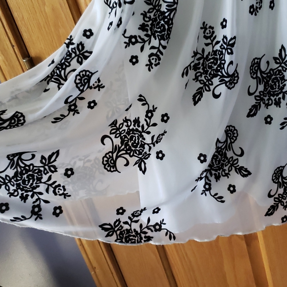 Dress - Picture 3 of 6